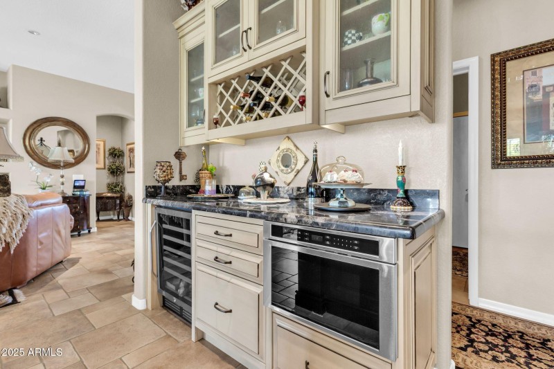 3829 E Peach Tree Dr-13