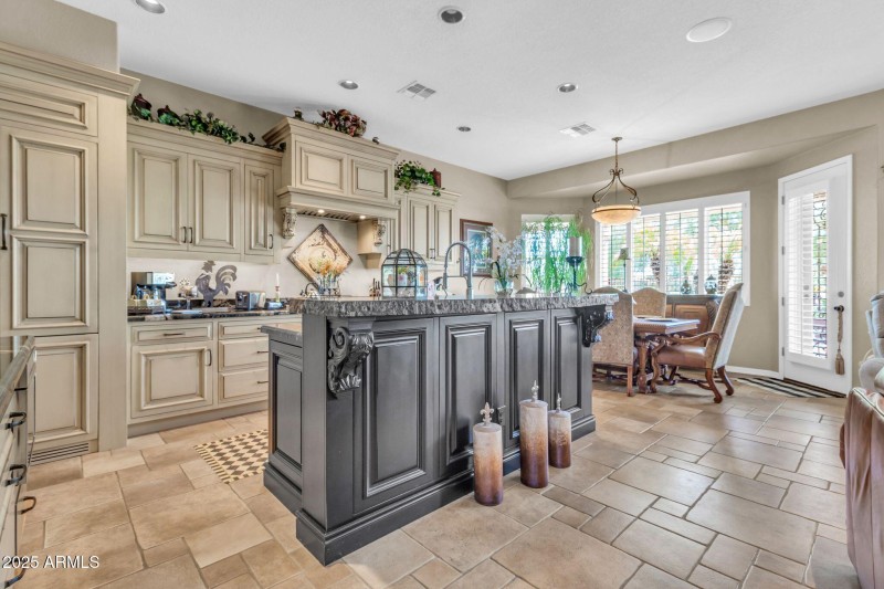 3829 E Peach Tree Dr-16