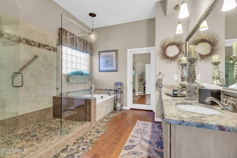 3829 E Peach Tree Dr-20