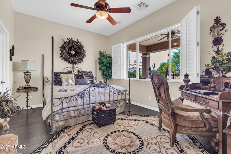 3829 E Peach Tree Dr-27