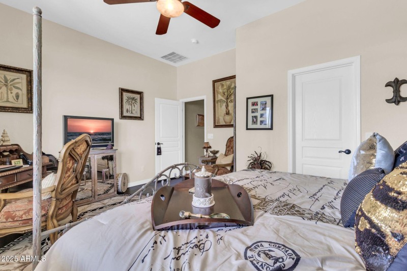 3829 E Peach Tree Dr-29