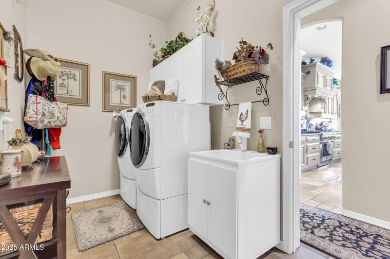 3829 E Peach Tree Dr-30