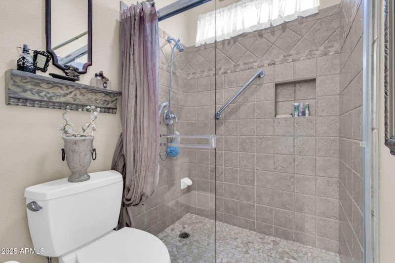 3829 E Peach Tree Dr-31