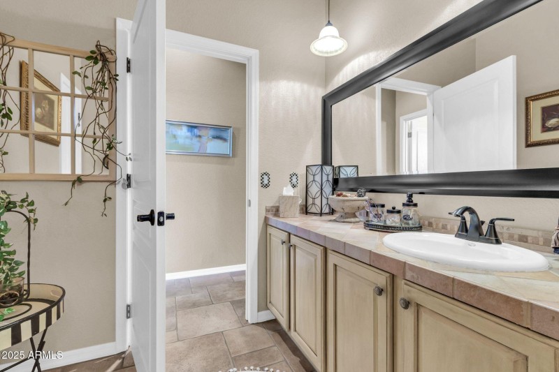 3829 E Peach Tree Dr-34