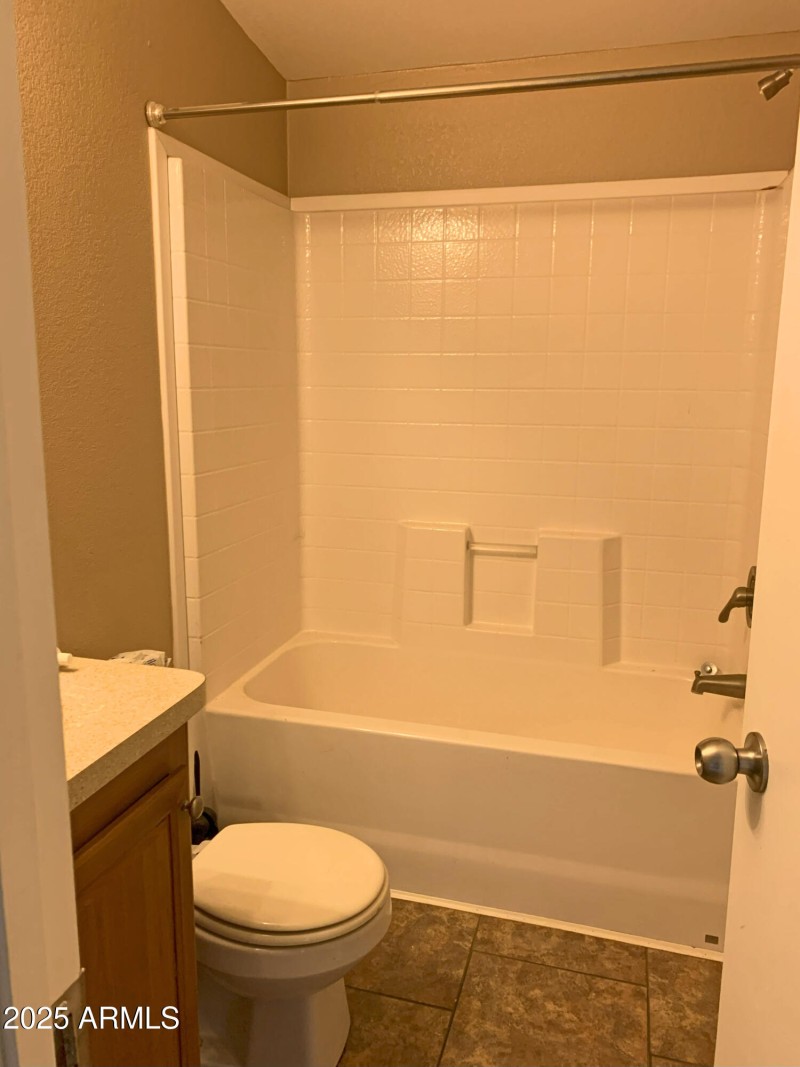 Full Bath with Tub/Shower Combo!