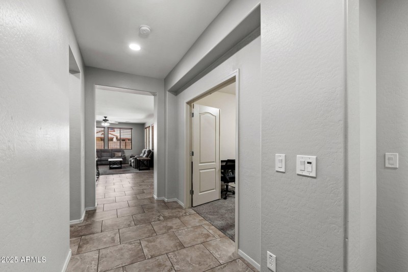 04__3116 E Regina St