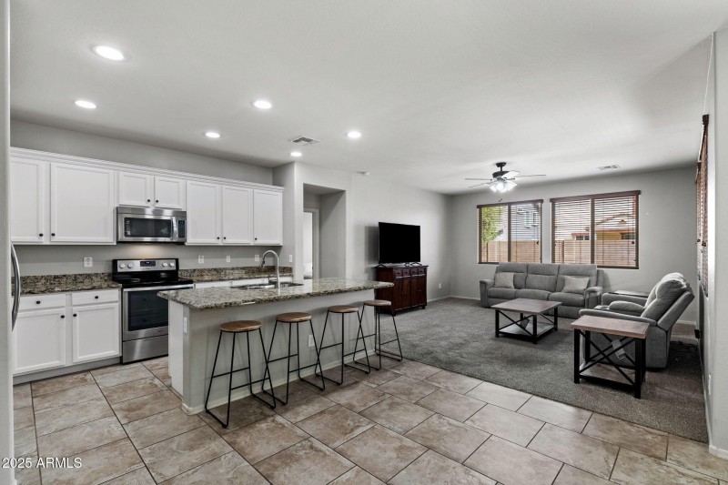 08__3116 E Regina St