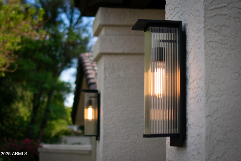 8024 N 7th Ave Closeups-7