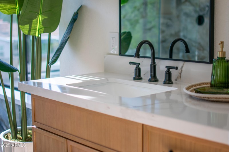 8024 N 7th Ave Closeups-4