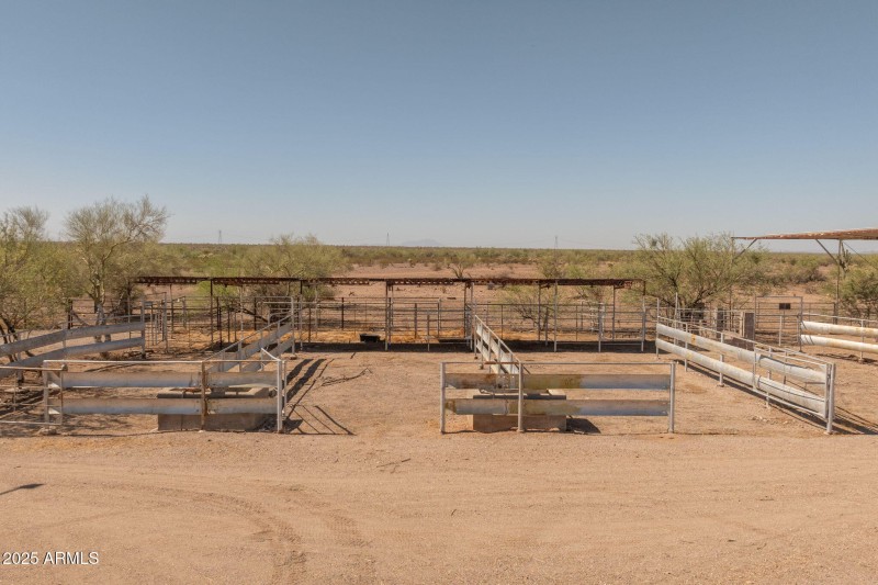 56-web-or-mls-15775 US-60, Gold Canyon-5