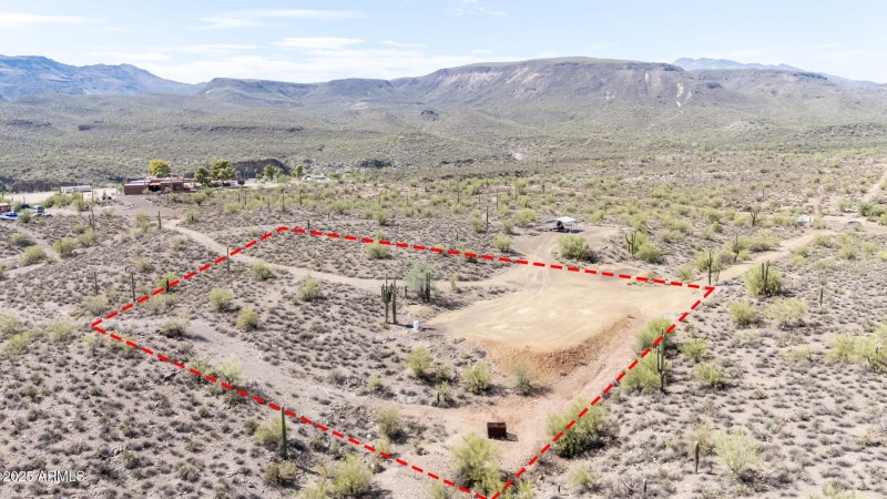 Looking towards the Bradshaws