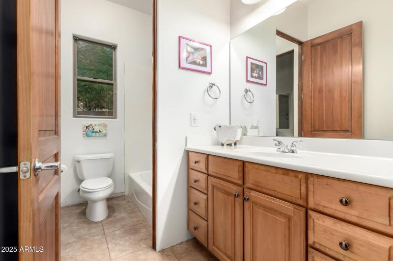 Bedroom 4 w/jack/jill bath