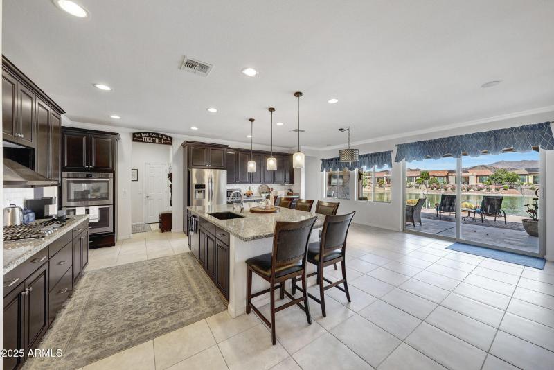 Sliding Door to Backyard and Lake!