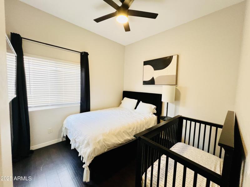 Bed 2- Queen and Crib