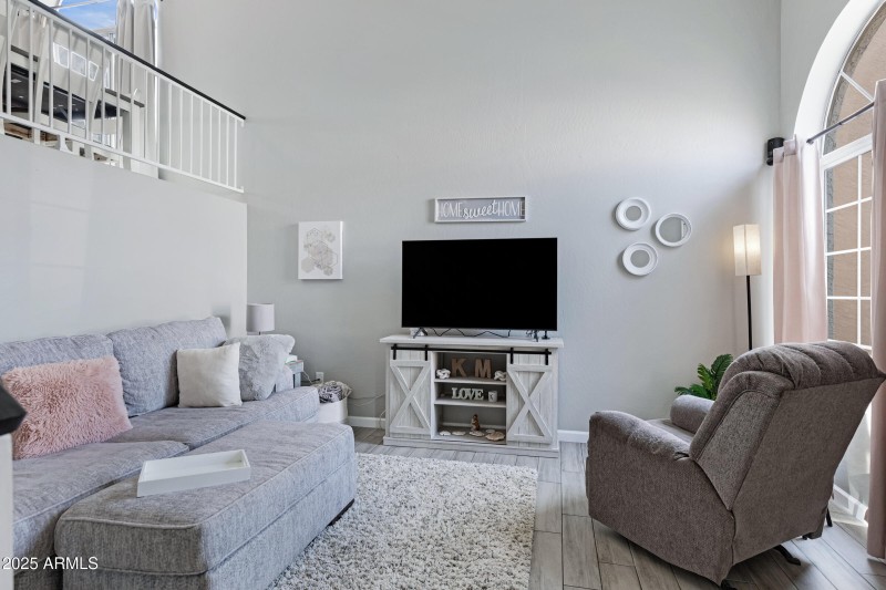 414 N Cobblestone St-6