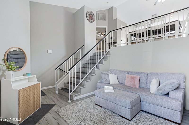 414 N Cobblestone St-7