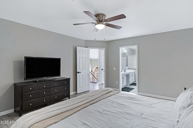 414 N Cobblestone St-15