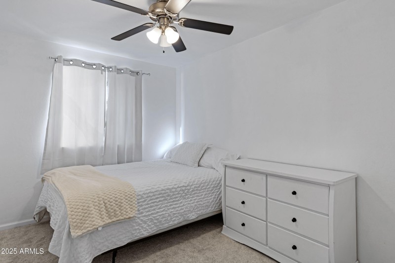 414 N Cobblestone St-24