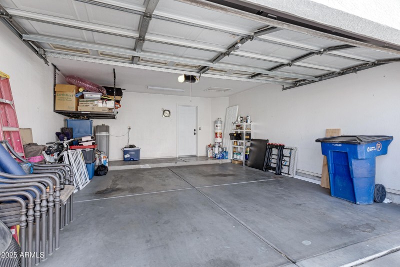 414 N Cobblestone St-27