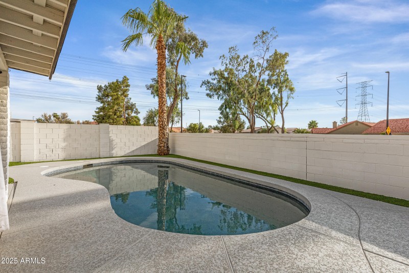 414 N Cobblestone St-29