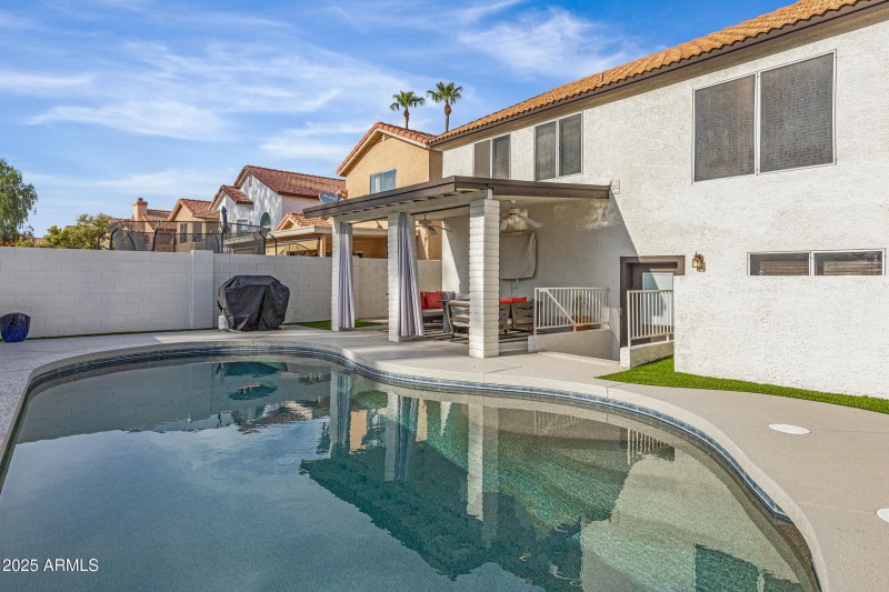 414 N Cobblestone St-30