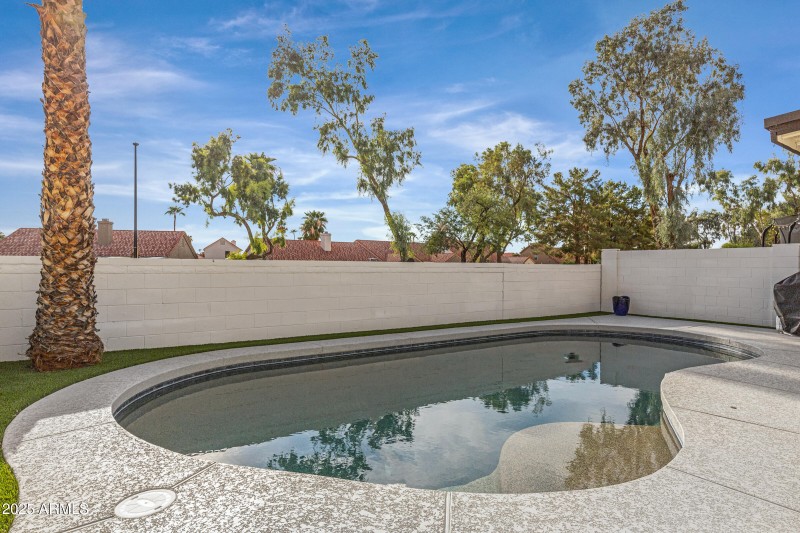 414 N Cobblestone St-31