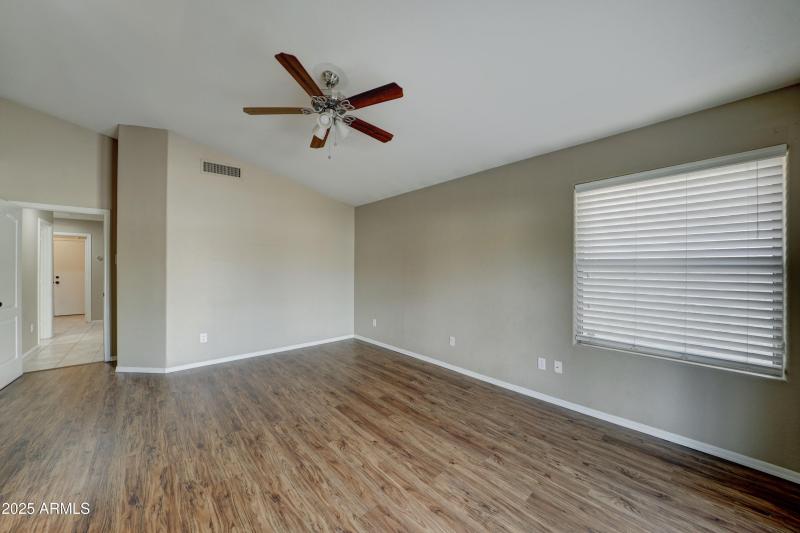 5204 W Geronimo St-18