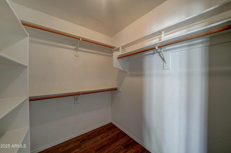 5204 W Geronimo St-21