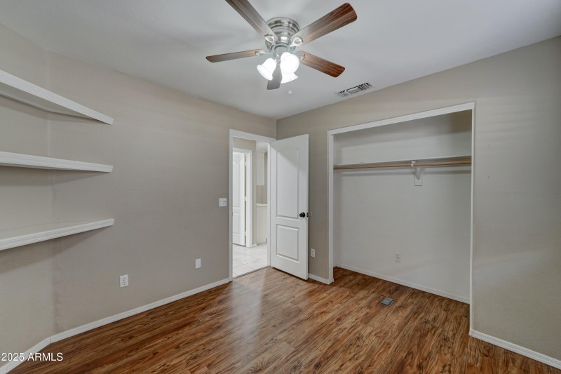 5204 W Geronimo St-23