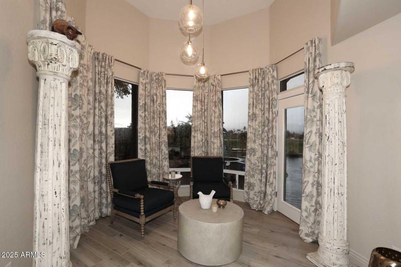 Primary Bedroom-Sitting Room (1)