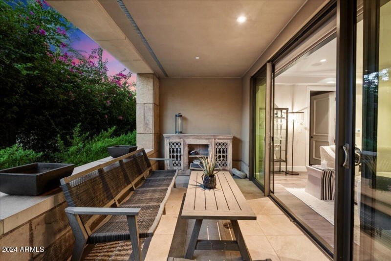 Spacious Patio