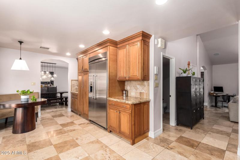 32 - Kitchen Refrigerator