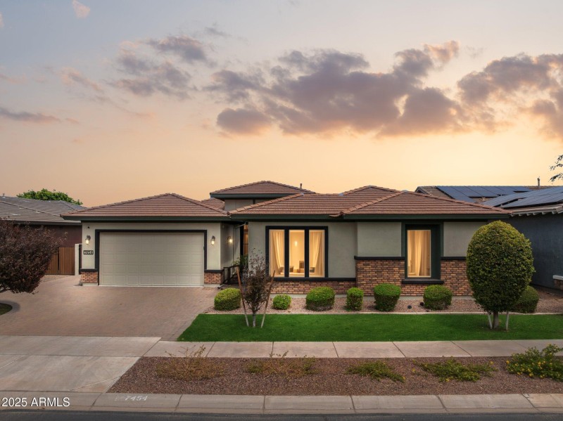 57-web-or-mls-7454-e-peralta-ave