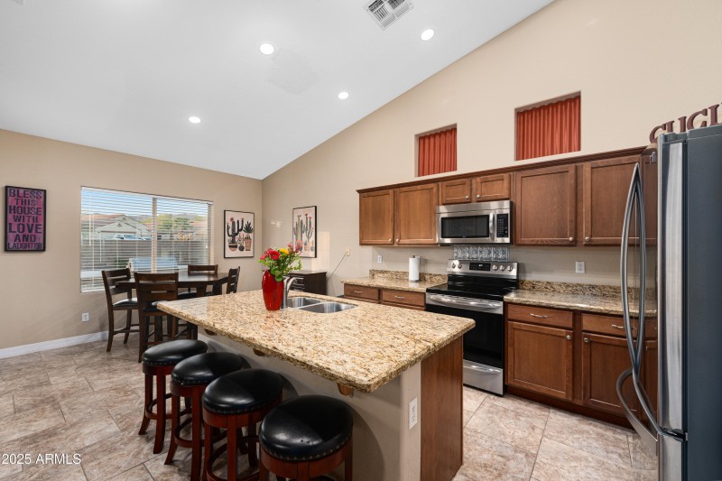 10318-E-Trailhead-Court-20