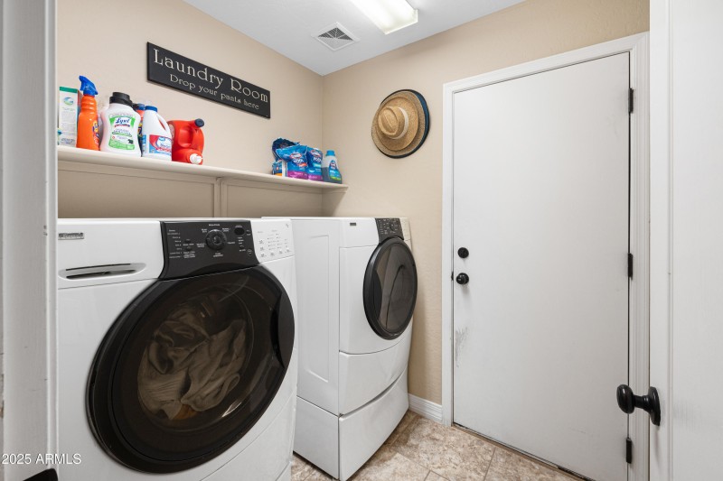 10318-E-Trailhead-Court-37