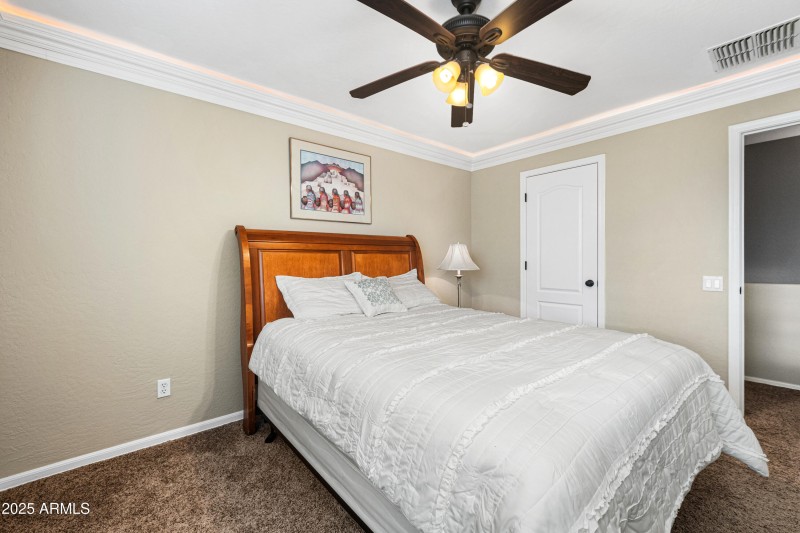 10318-E-Trailhead-Court-40