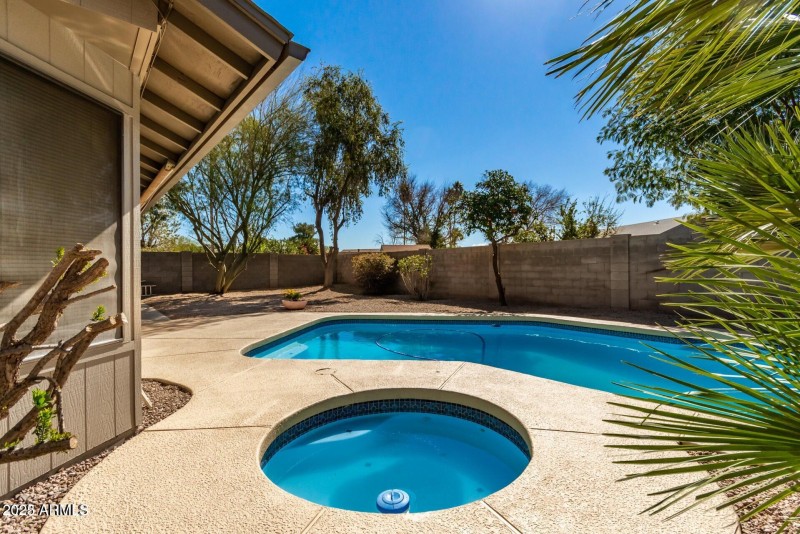 20220218172114229492000000-o