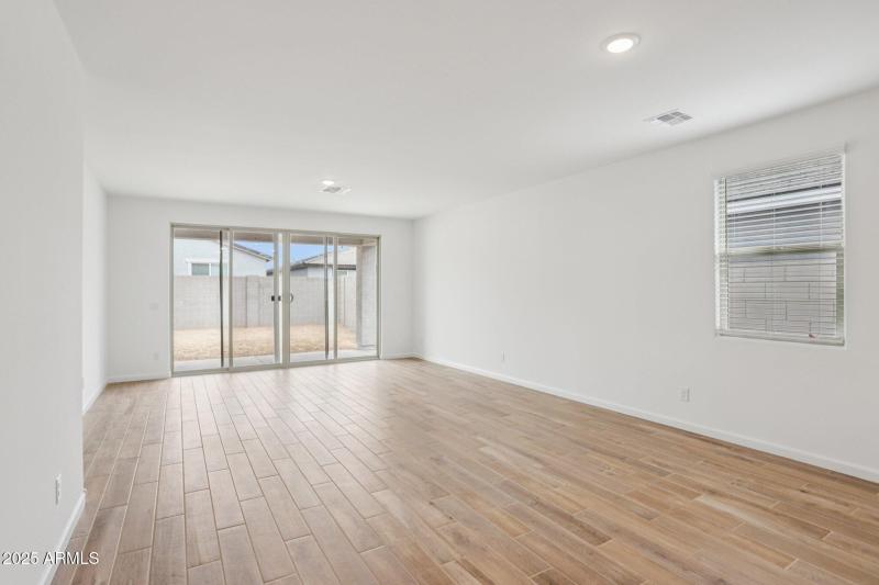 5-web-or-mls-La Senda Dr W-S2008-005