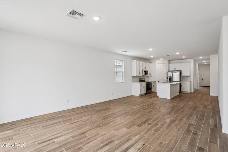 6-web-or-mls-La Senda Dr W-S2008-006