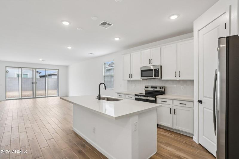 8-web-or-mls-La Senda Dr W-S2008-008