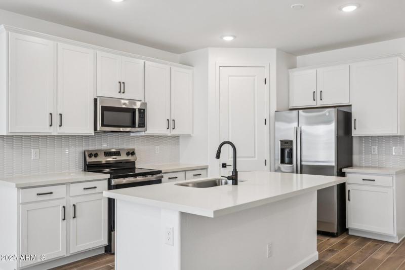 10-web-or-mls-La Senda Dr W-S2008-010