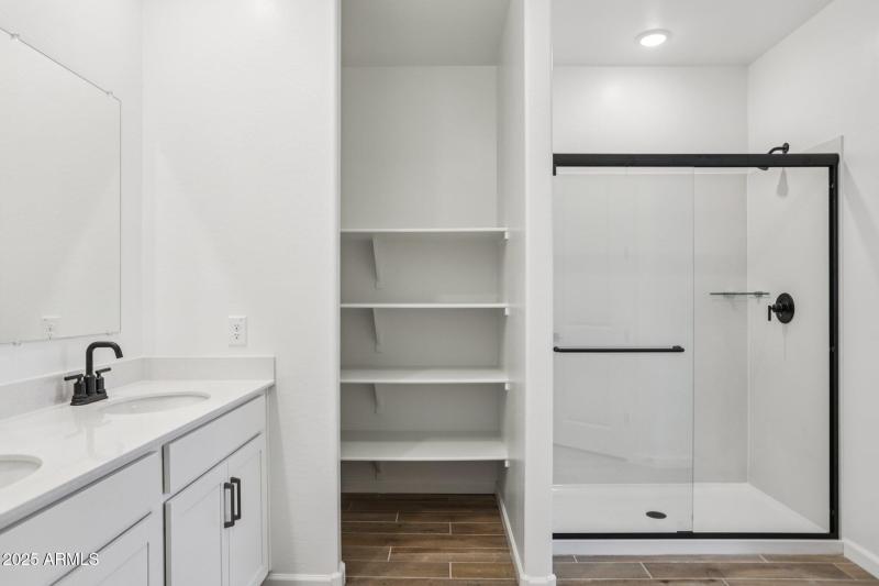 27-web-or-mls-La Senda Dr W-S2008-027