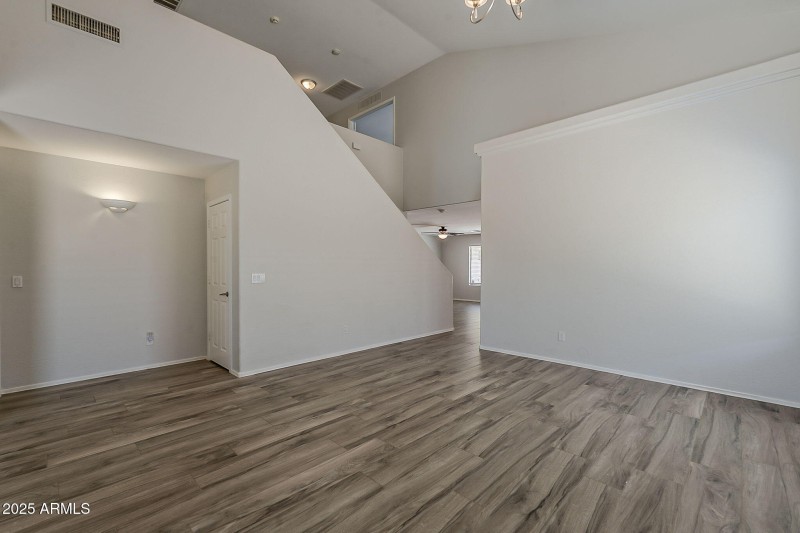 7-web-or-mls-Naomi-7