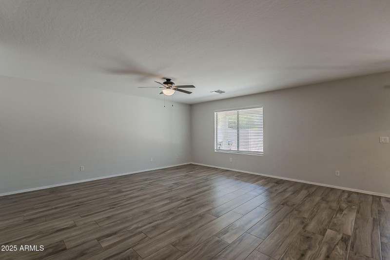 17-web-or-mls-Naomi-17