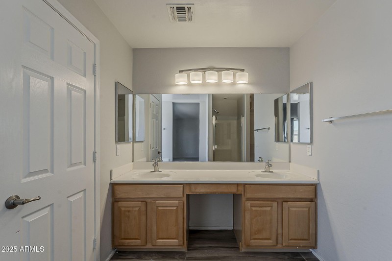 39-web-or-mls-Naomi-39