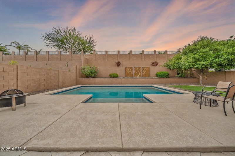 25857 N 104th Dr VT 4