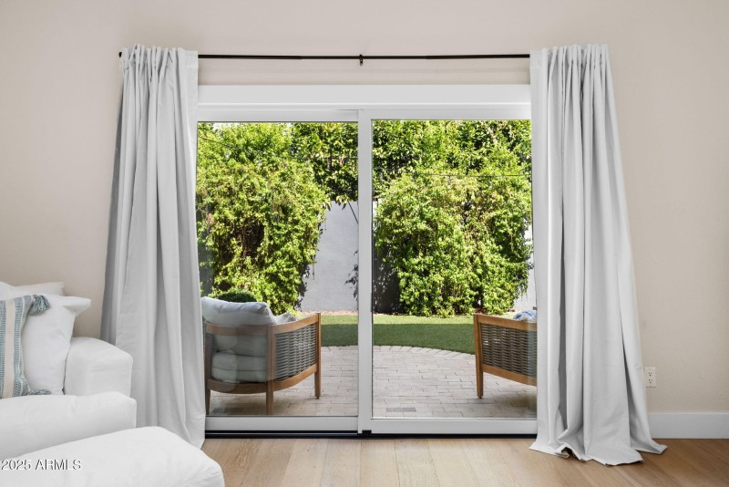 20 Master Suite Exit to Backyard