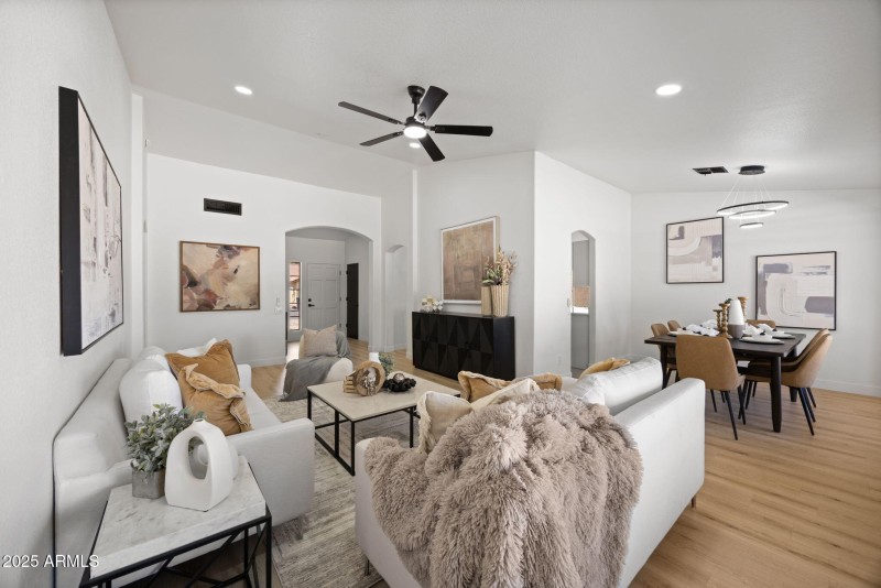 6-web-or-mls-510-w-amoroso-dr