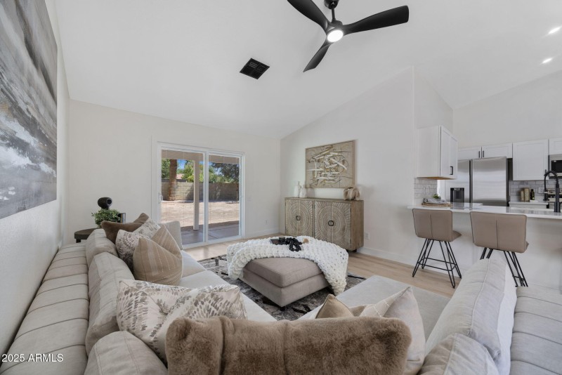 10-web-or-mls-510-w-amoroso-dr