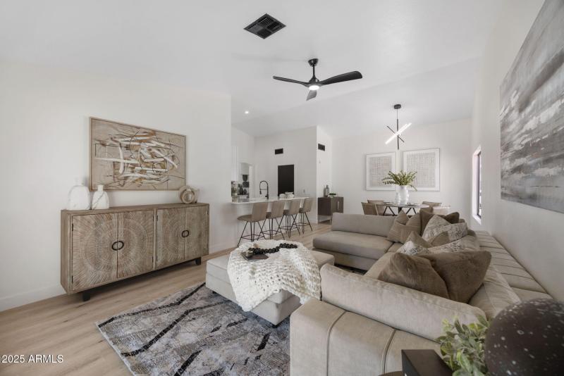 11-web-or-mls-510-w-amoroso-dr